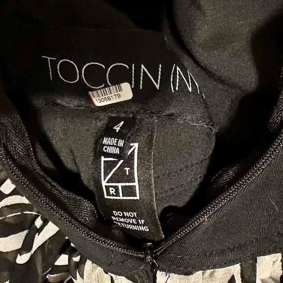 TOCCIN NY Black & White Graphic Print High Neckline Dress-Size 4 - Picture 4 of 5